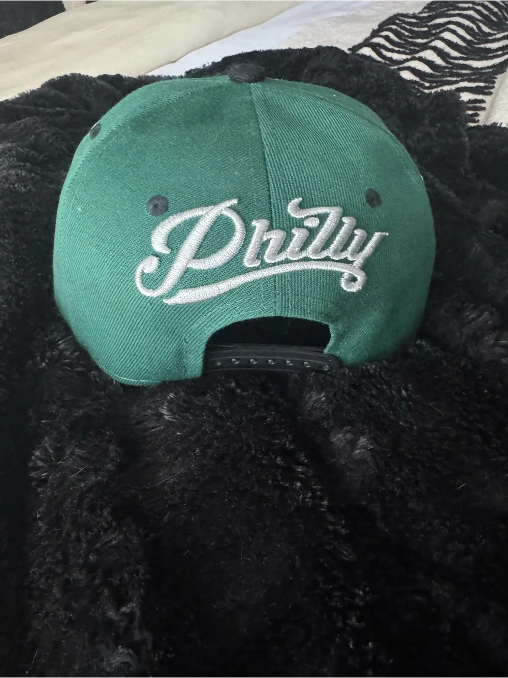 Philadelphia Eagles Green and Black snapback with Embroidered Eagle